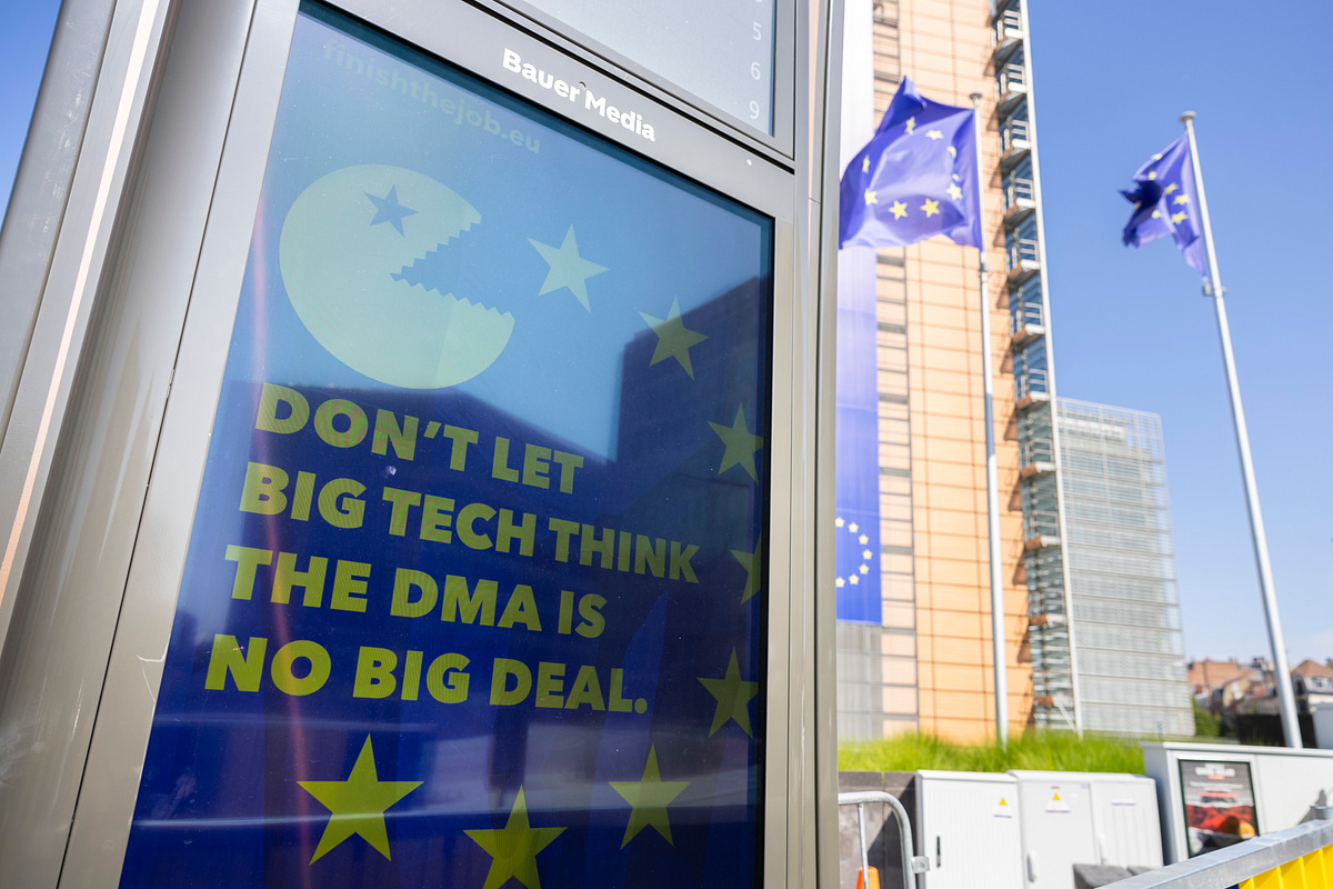 Street poster — Berlaymont II